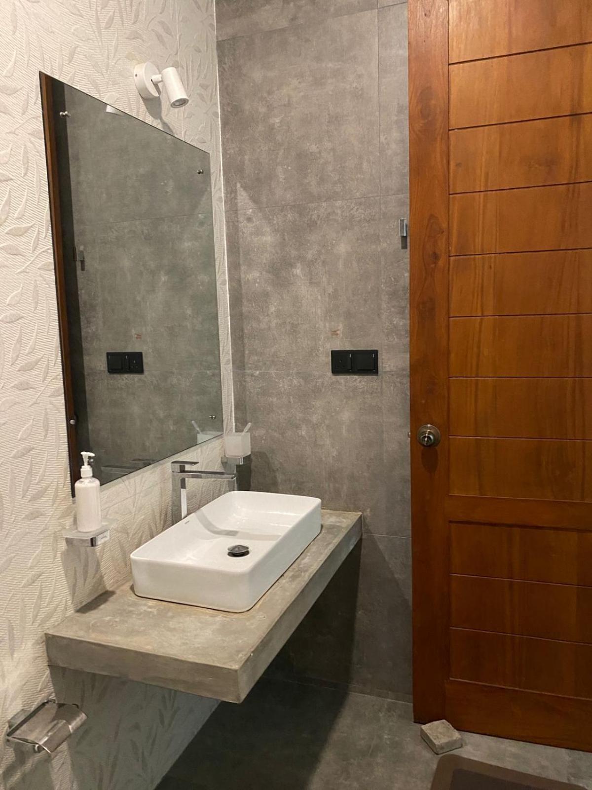 Lush Ayu Villa Ja-Ela Kültér fotó